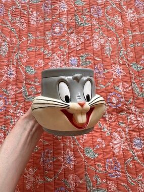 Vintage 1992 Bugs Bunny Mug!